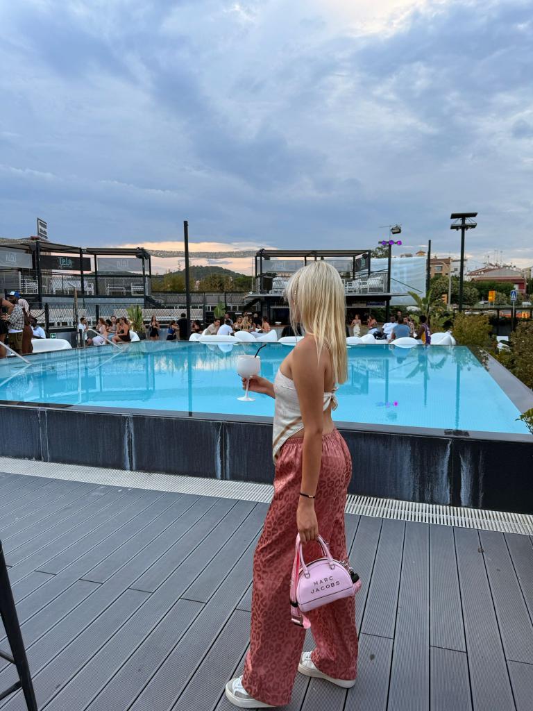 614671830: Chica busca chico en Madrid