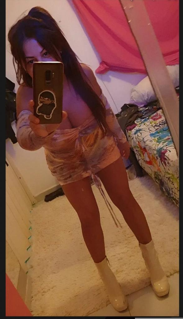 Chica busca chico en Menorca: 