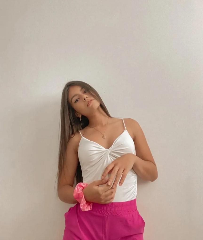 678945336: Chica busca chico en Granada