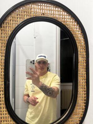 697165304: Chico busca chica en Cantabria