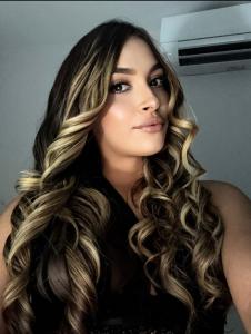 664548738: Chica busca chico en Ibiza