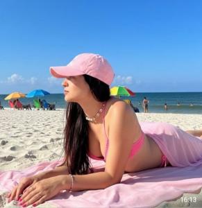 656403578: Chica busca chico en Barcelona