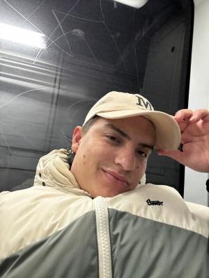 697165304: Chico busca chica en Cantabria