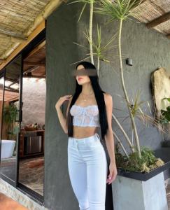 613479866: Chica busca chico en Barcelona