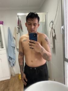 614763132: Chico busca chica en Alicante