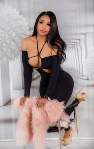 643620846: Chica busca chico en Sevilla