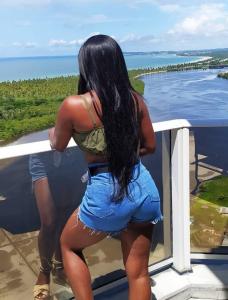 611275232: Chica busca chico en La Coruña