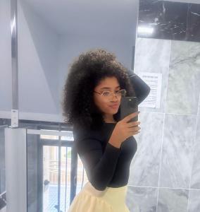 667436121: Chica busca chico en Almería