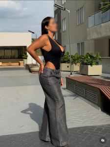 624961257: Chica busca chico en Barcelona
