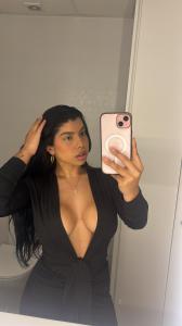 614879347: Chica busca chico en Barcelona