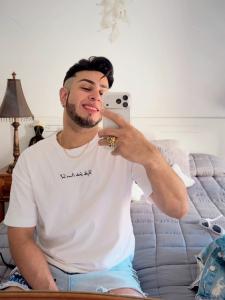 643023847: Chico busca chica en Valencia