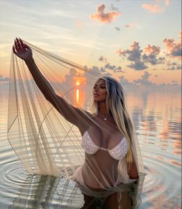 634009824: Transexual en La Coruña