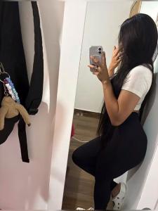 643938452: Chica busca chico en León