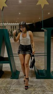 617091908: Chica busca chico en Madrid