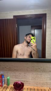 660858283: Chico busca chica en Cádiz