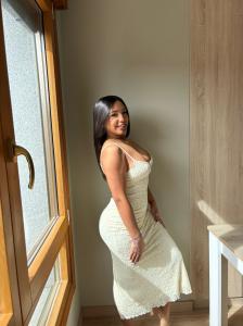 641079140: Chica busca chico en León