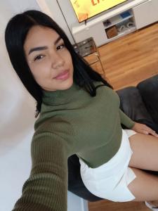 614302054: Chica busca chico en Murcia