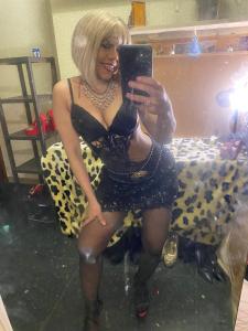 722465042: Chica busca chico en Barcelona