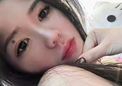 634833137: Chica busca chico en Barcelona