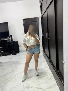 614853618: Chica busca chico en Sevilla