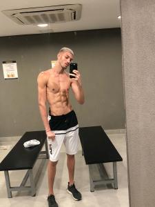 663617087: Chico busca chica en Madrid