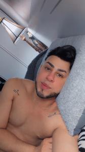 643023847: Chico busca chica en Valencia