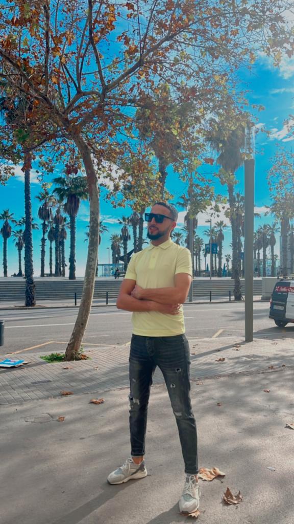 632590429: Chica busca chico en Barcelona