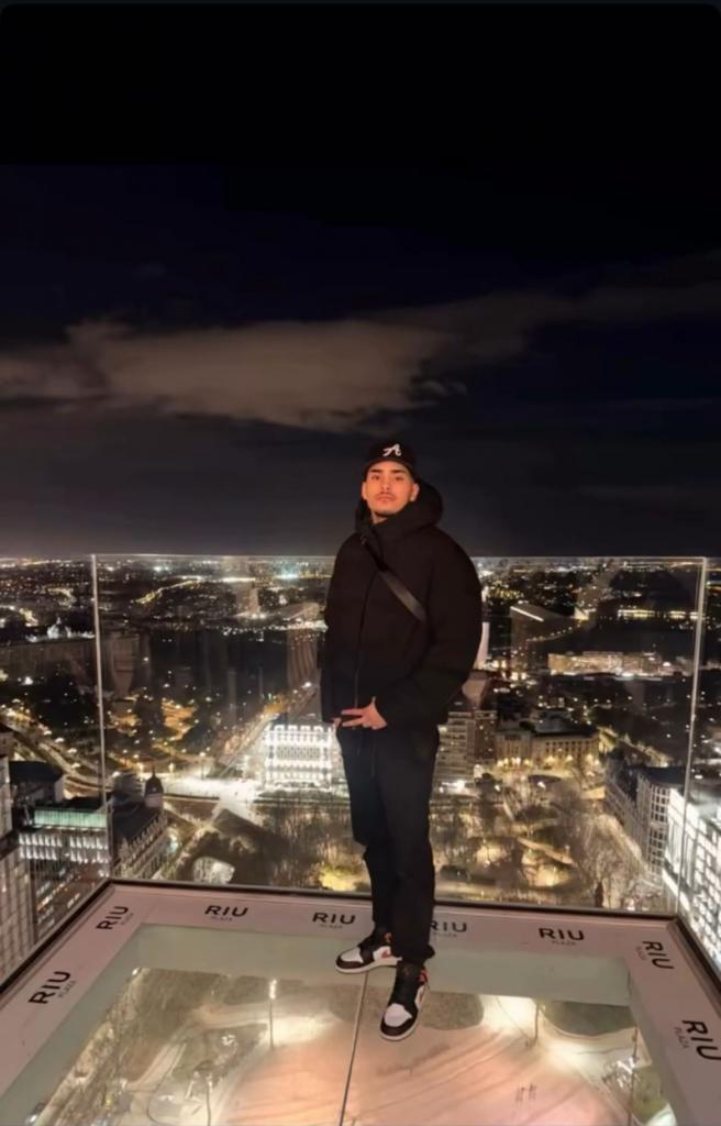 Chico busca chica en Asturias: 