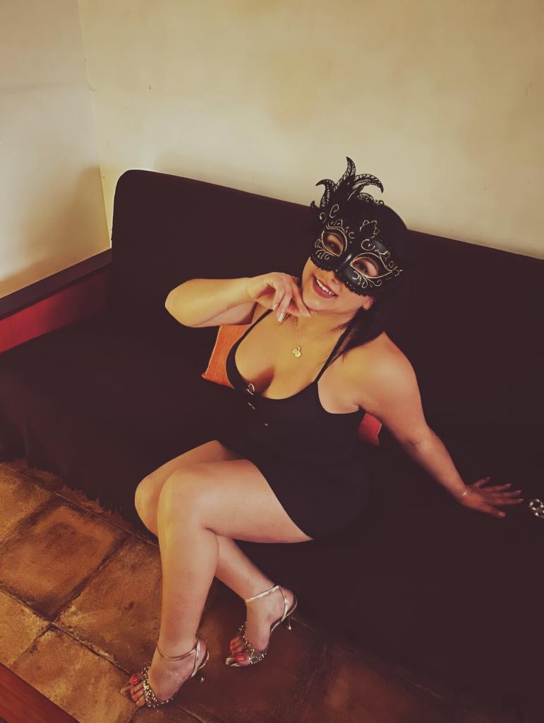 Chica busca chico en Almería: 