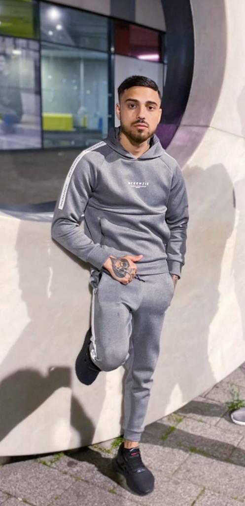 742036048: Chico busca chica en Valencia