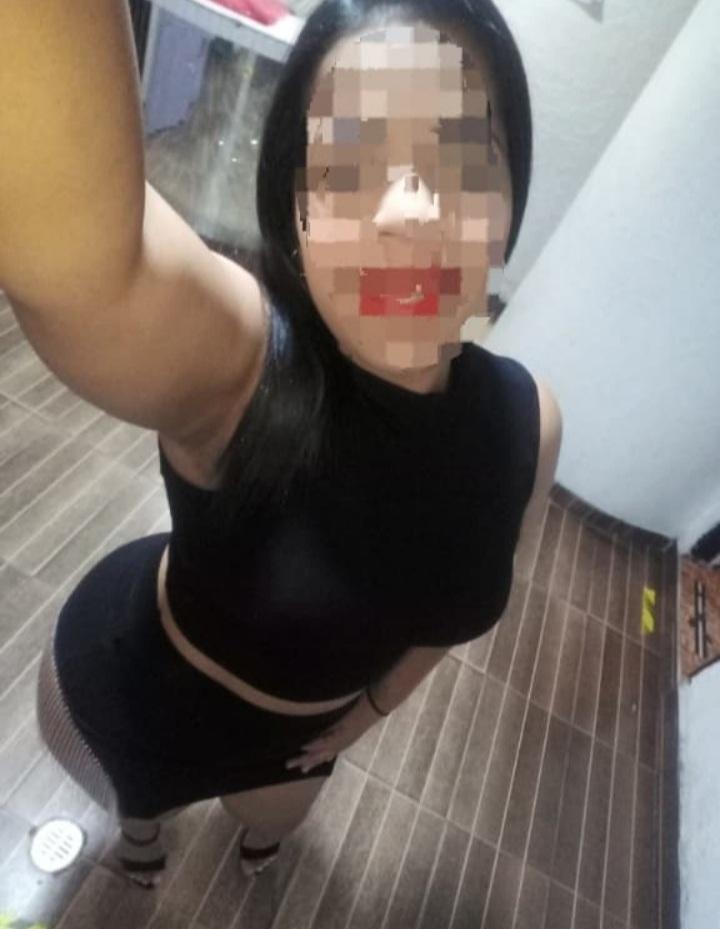 Chica busca chico en Almería: 