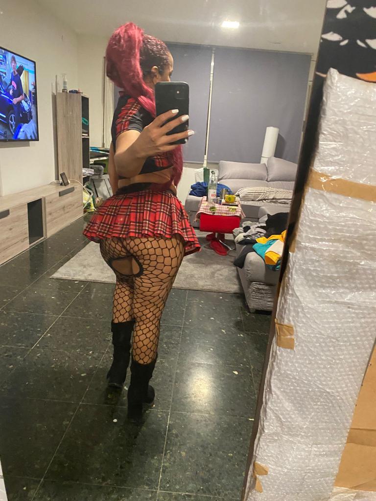 722465042: Chica busca chico en Barcelona