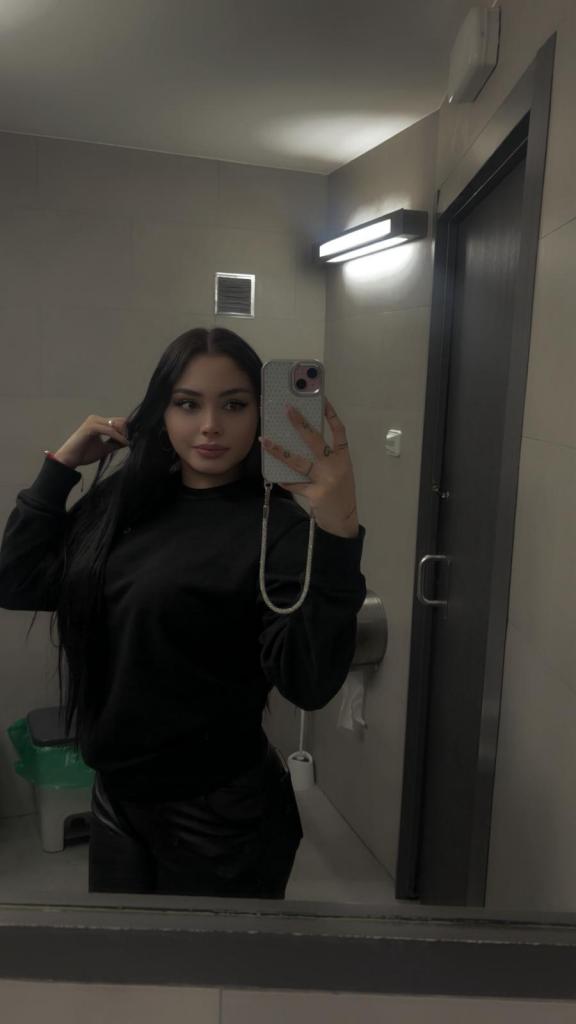 676387488: Chica busca chico en Navarra