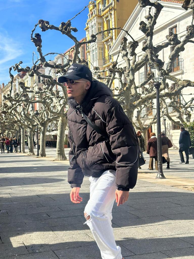 642017023: Chico busca chica en Asturias