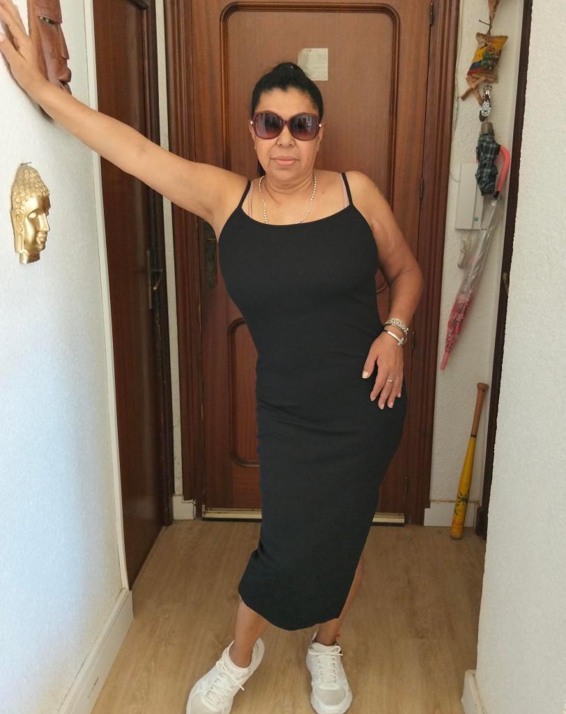 667437948: Chica busca chico en Alicante