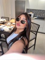 667759514: Chica busca chico en Sevilla