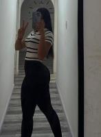 613575917: Chica busca chico en Barcelona