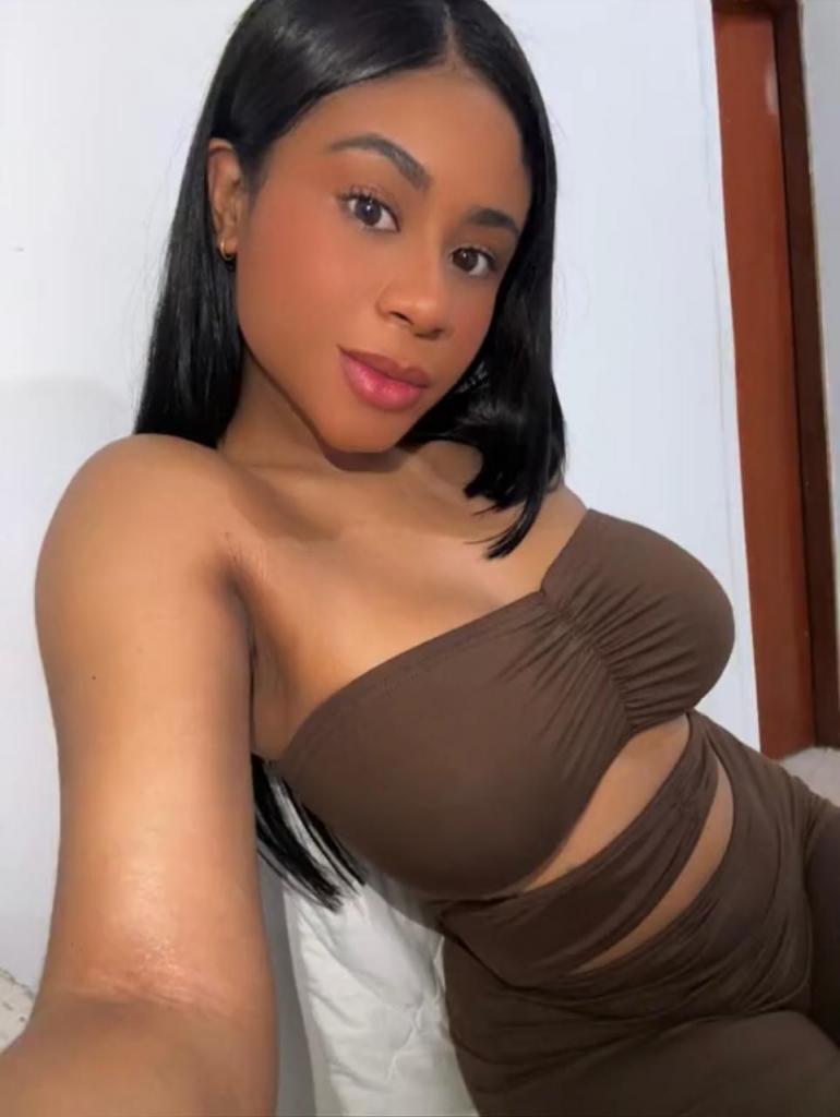 604373298: Chica busca chico en Málaga