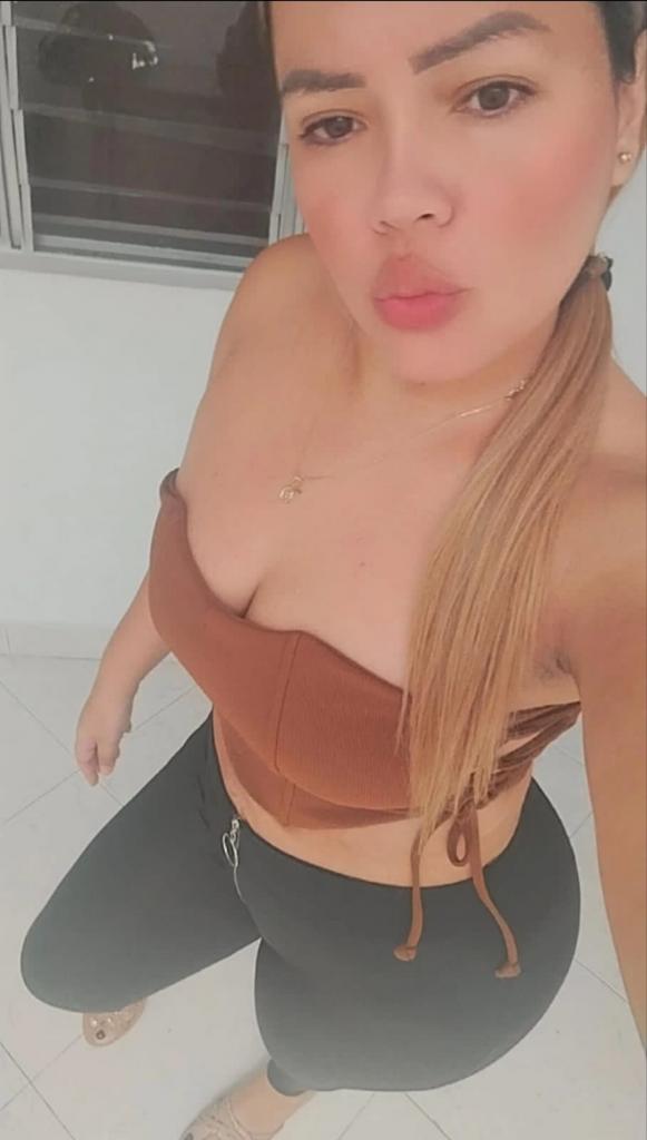 672533605: Chica busca chico en Barcelona