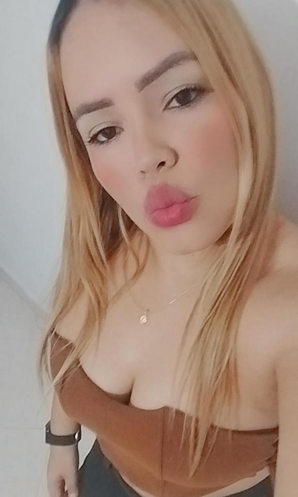 672533605: Chica busca chico en Barcelona