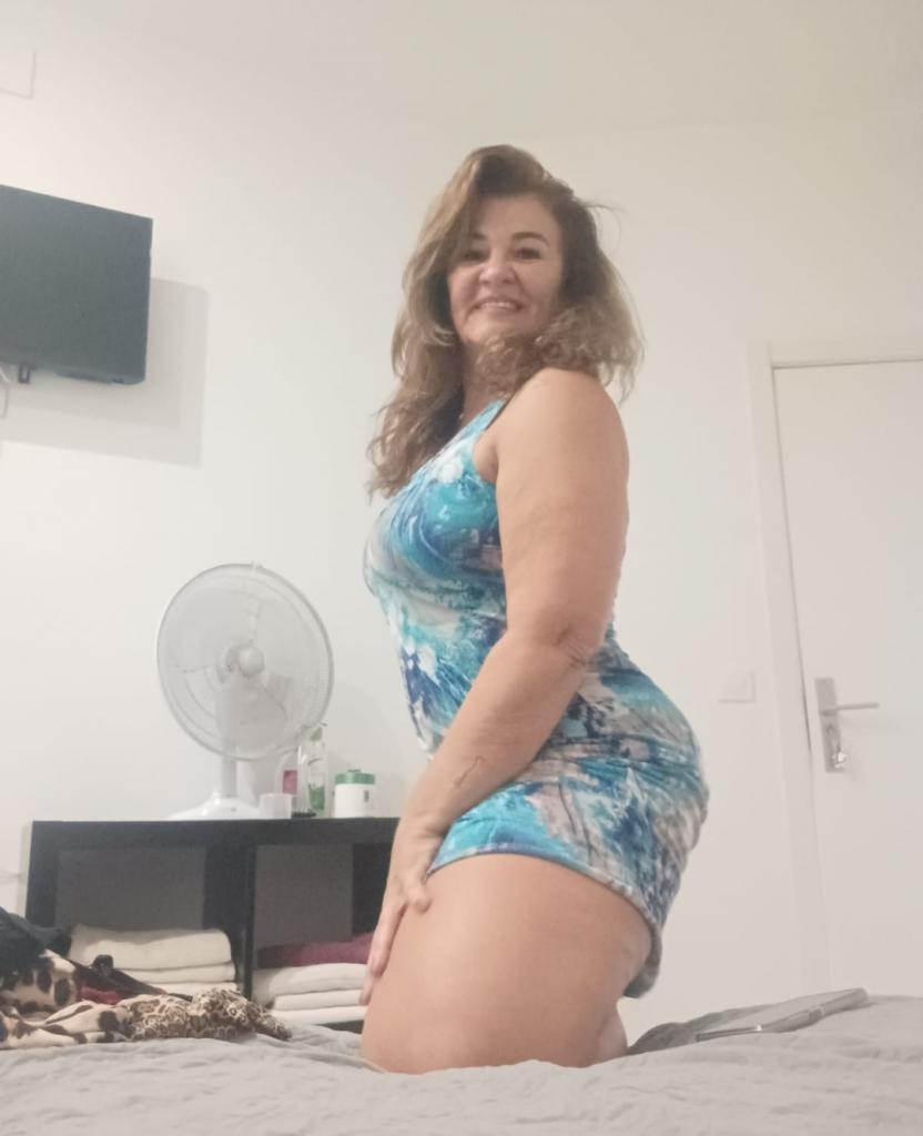 612260847: Chica busca chico en La Coruña