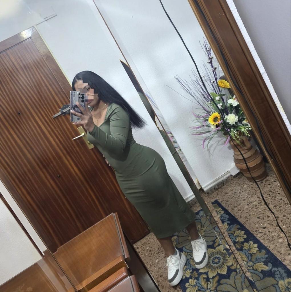 607428646: Chica busca chico en Málaga