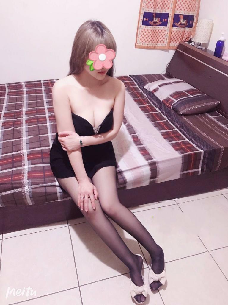 617650131: Chica busca chico en Barcelona