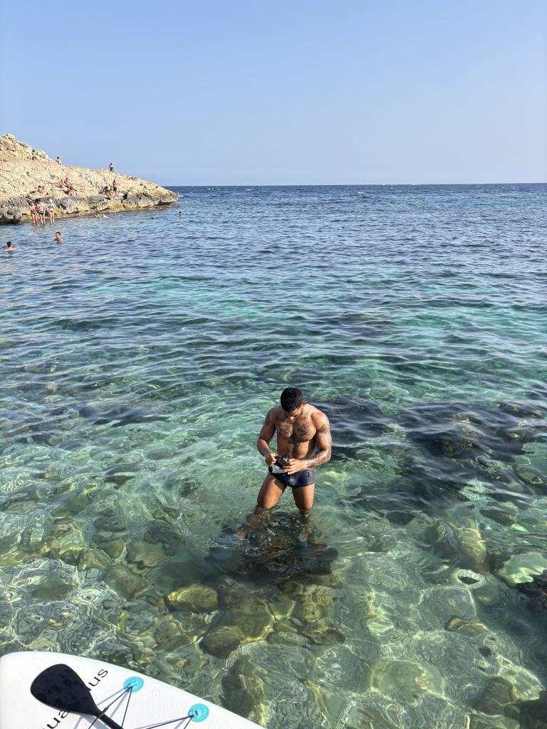 Chico busca chica en Ibiza: 