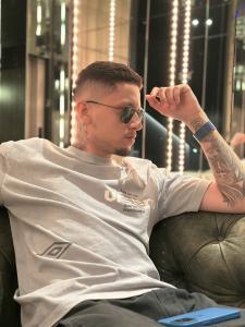 627398186: Chico busca chica en Madrid