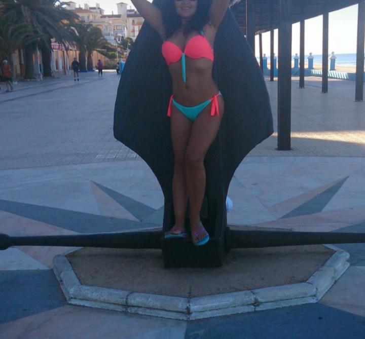 605656619: Chica busca chico en Sevilla