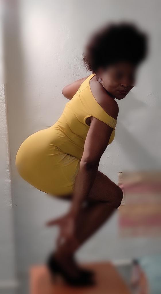 664079439: Chica busca chico en Castellón