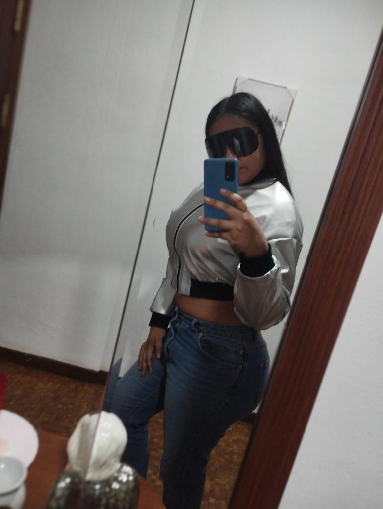 613821179: Chica busca chico en Barcelona