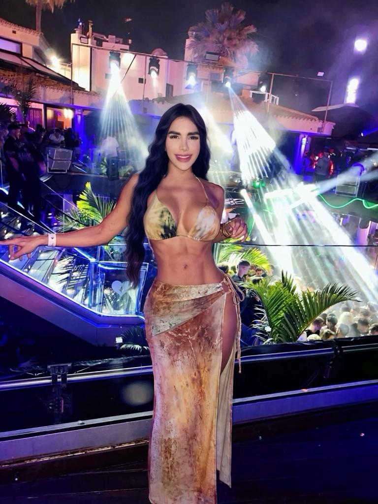653812989: Travesti en Vizcaya