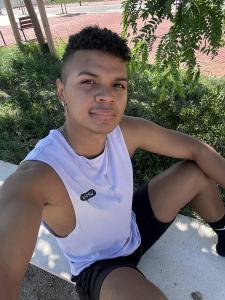 631780828: Chico busca chica en Barcelona